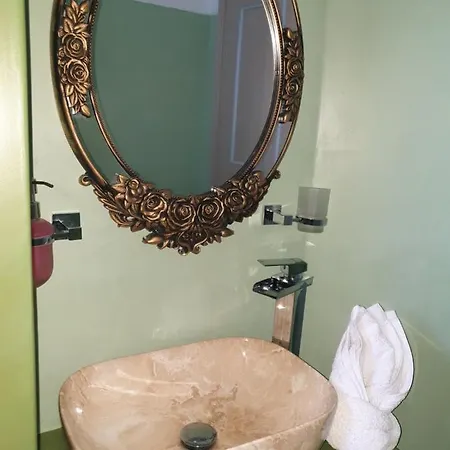 St Paul's Chrysanthi Apartament
