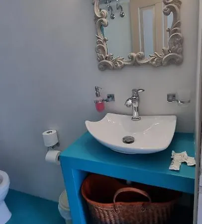 St Paul's Chrysanthi Daire *