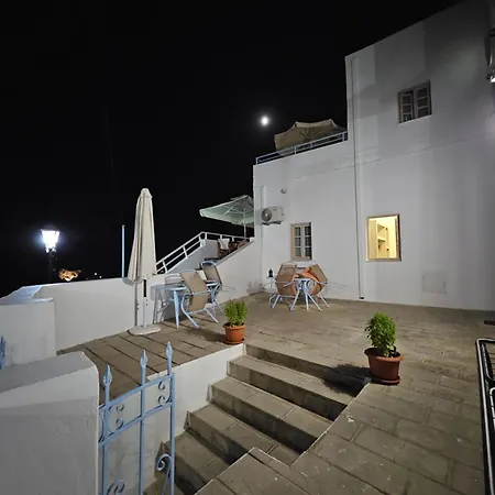 St Paul's Chrysanthi Apartment